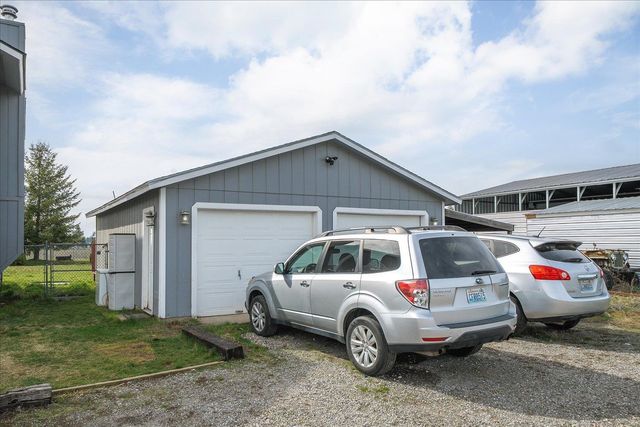 4810 E Big Meadows Rd, Chattaroy, WA 99003
