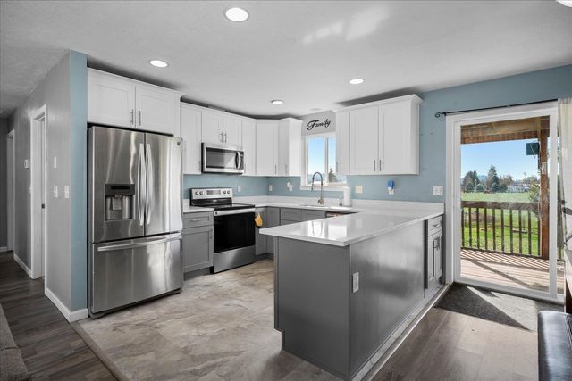 4810 E Big Meadows Rd, Chattaroy, WA 99003