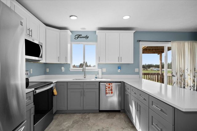 4810 E Big Meadows Rd, Chattaroy, WA 99003