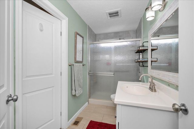 4810 E Big Meadows Rd, Chattaroy, WA 99003