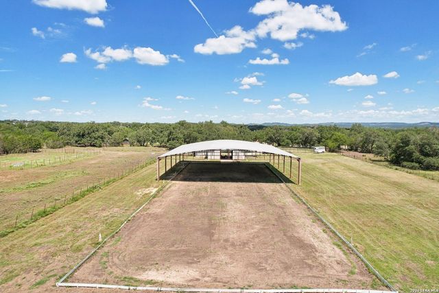 519 N Brasstown Dr, Blanco, TX 78606