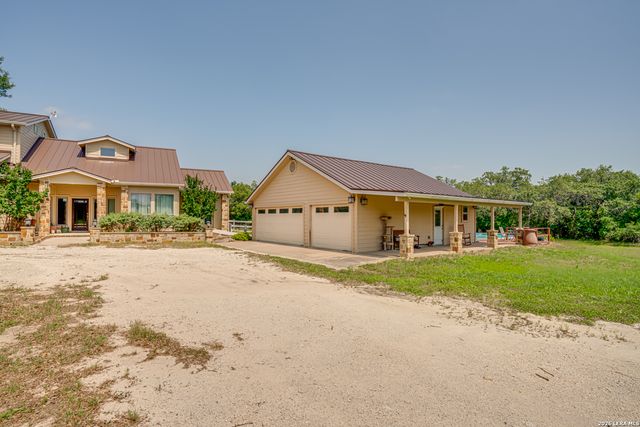 519 N Brasstown Dr, Blanco, TX 78606