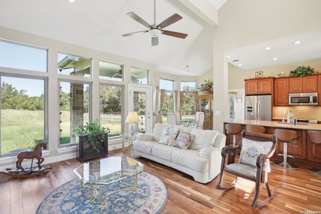 519 N Brasstown Dr, Blanco, TX 78606