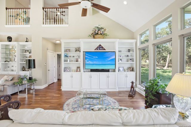 519 N Brasstown Dr, Blanco, TX 78606