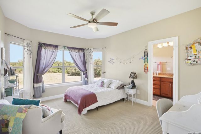 519 N Brasstown Dr, Blanco, TX 78606