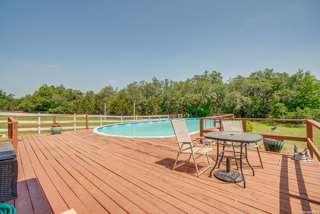 519 N Brasstown Dr, Blanco, TX 78606