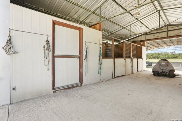 519 N Brasstown Dr, Blanco, TX 78606