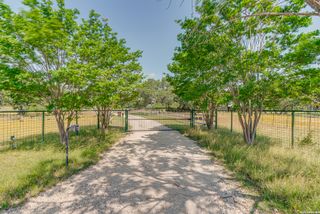 519 N Brasstown Dr, Blanco, TX 78606