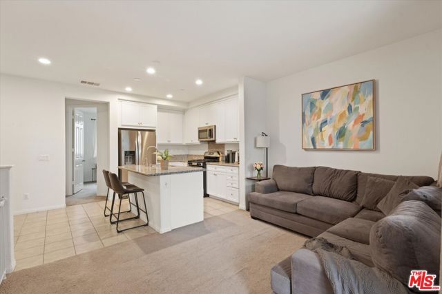 14838 Nordhoff Street, Panorama City (los Angeles), CA 91402