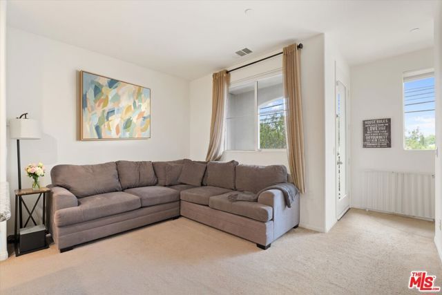 14838 Nordhoff Street, Panorama City (los Angeles), CA 91402