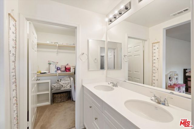 14838 Nordhoff Street, Panorama City (los Angeles), CA 91402