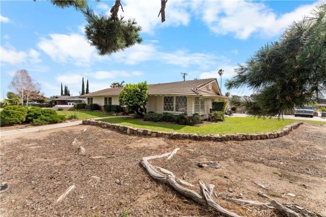 5818 Sycamore, Rialto, CA 92377