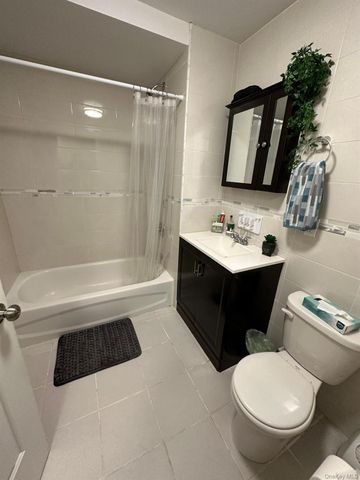 66-60 69th Street, Middle Village, NY 11379