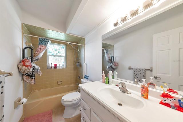 11903 UPPER MANATEE RIVER ROAD, Bradenton, FL 34212
