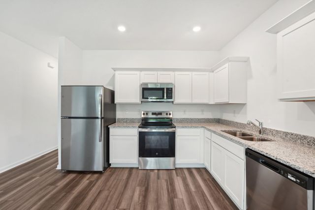 144 Cotton Leaf Boulevard 14, Summerville, SC 29486