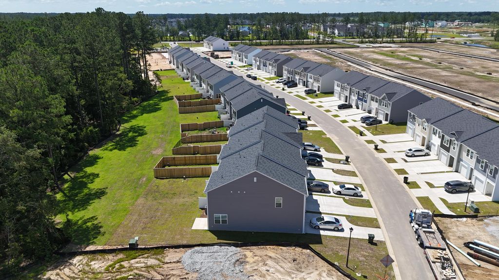 144 Cotton Leaf Boulevard 14, Summerville, SC 29486