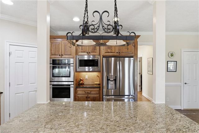 107 Pickett PL, Yorktown, VA 23693