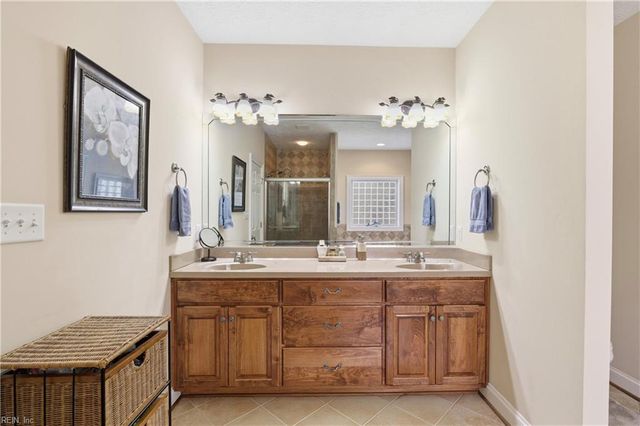 107 Pickett PL, Yorktown, VA 23693