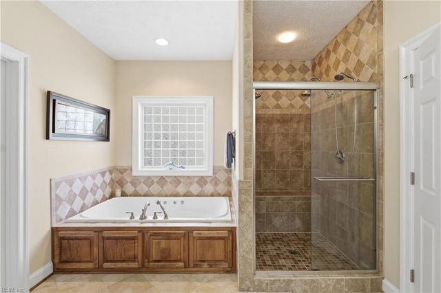 107 Pickett PL, Yorktown, VA 23693