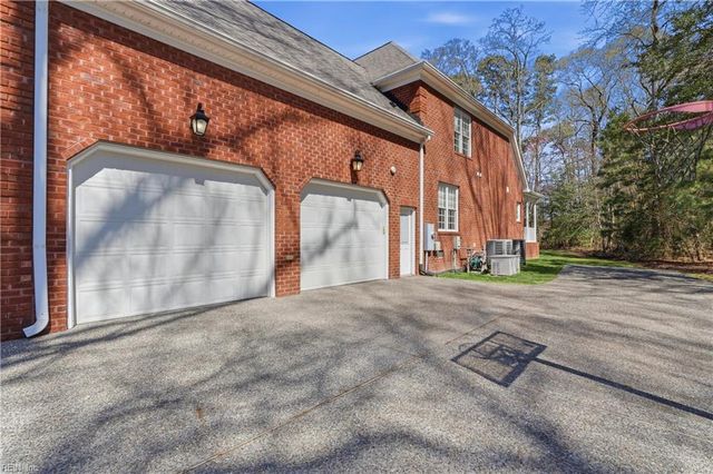 107 Pickett PL, Yorktown, VA 23693