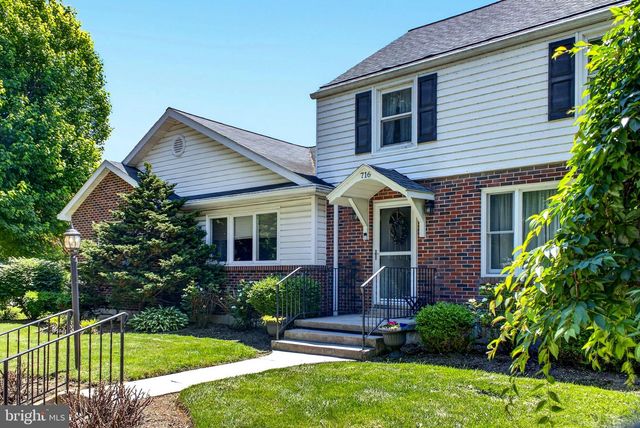 716 W MAPLE ST, Palmyra, PA 17078