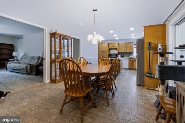 716 W MAPLE ST, Palmyra, PA 17078