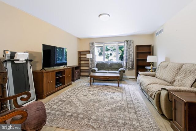 716 W MAPLE ST, Palmyra, PA 17078