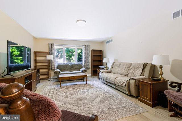 716 W MAPLE ST, Palmyra, PA 17078