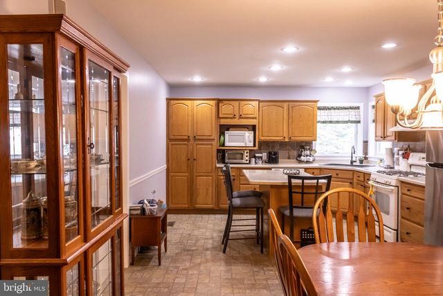 716 W MAPLE ST, Palmyra, PA 17078