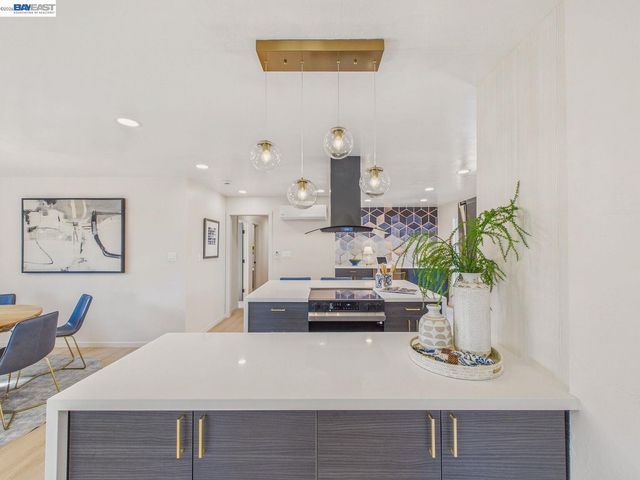 7215 Potrero Ave, El Cerrito, CA 94530