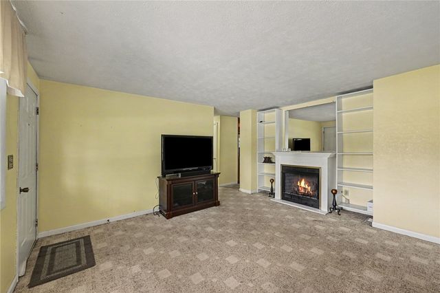 1014 W Alkaline Springs Road, Vandalia, OH 45377