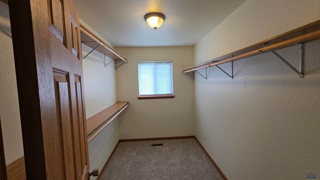 484 DAYSTAR RD, Box Elder, SD 57719