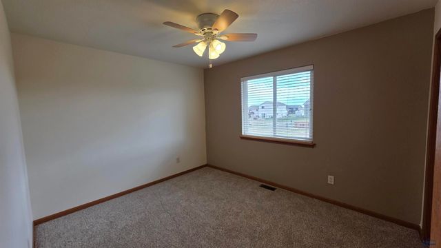 484 DAYSTAR RD, Box Elder, SD 57719