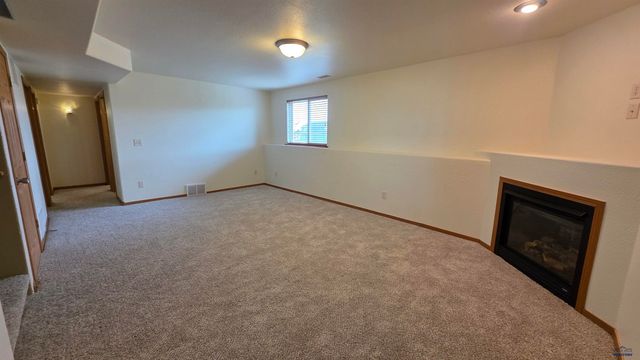 484 DAYSTAR RD, Box Elder, SD 57719