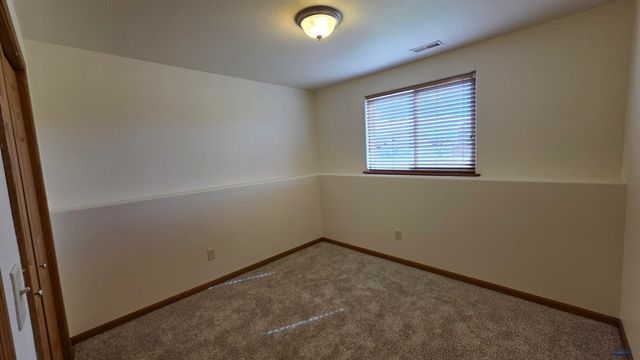 484 DAYSTAR RD, Box Elder, SD 57719