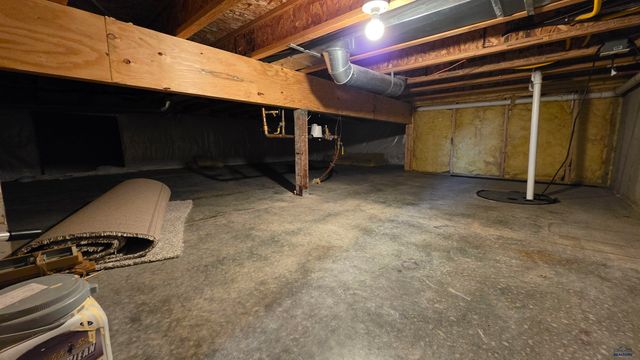 484 DAYSTAR RD, Box Elder, SD 57719