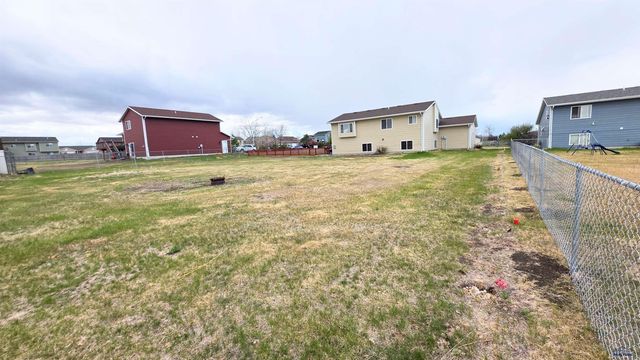 484 DAYSTAR RD, Box Elder, SD 57719