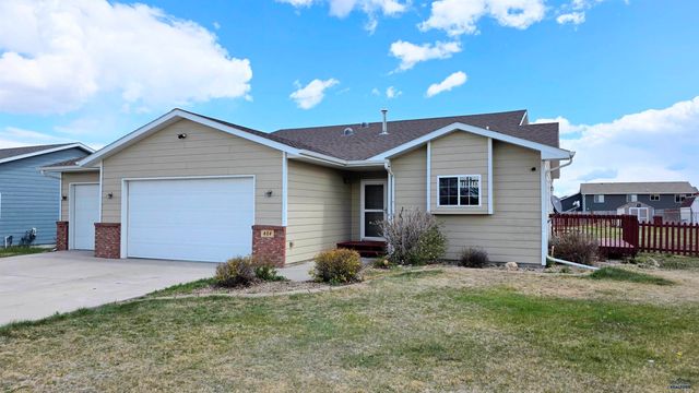 484 DAYSTAR RD, Box Elder, SD 57719