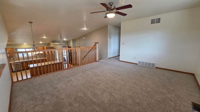 484 DAYSTAR RD, Box Elder, SD 57719