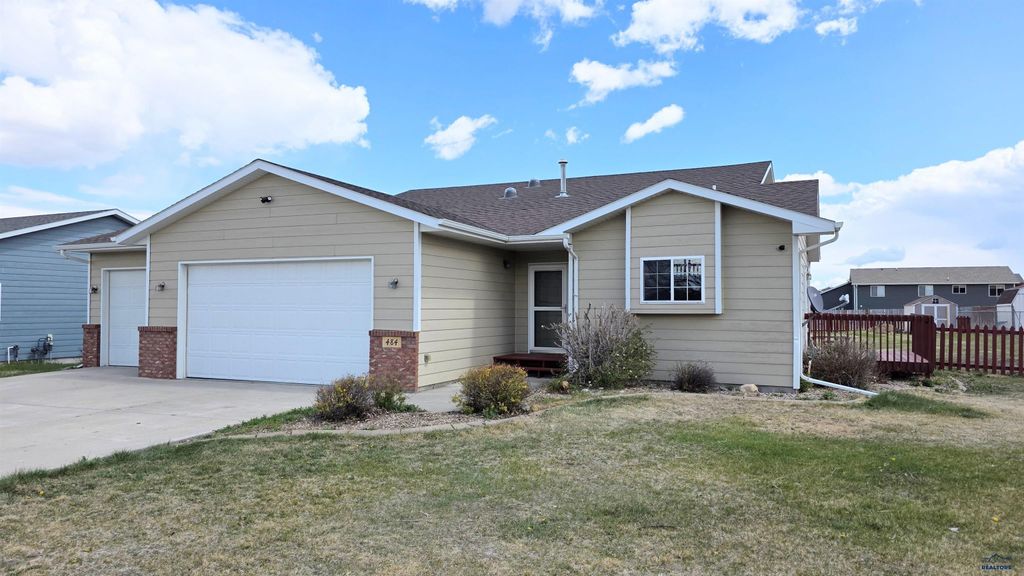 484 DAYSTAR RD, Box Elder, SD 57719