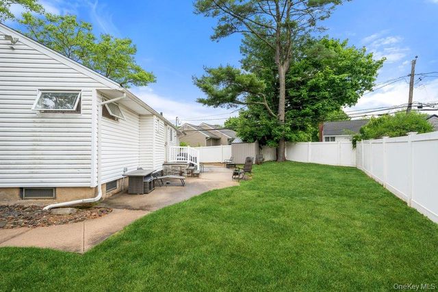 26 Sheridan Street, Old Bethpage, NY 11804