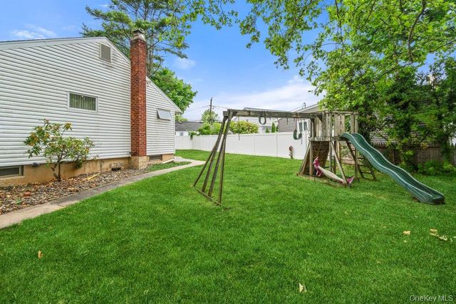 26 Sheridan Street, Old Bethpage, NY 11804
