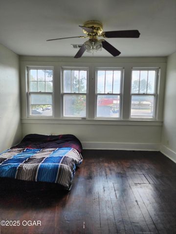 514 College Street, Greenfield, MO 65661