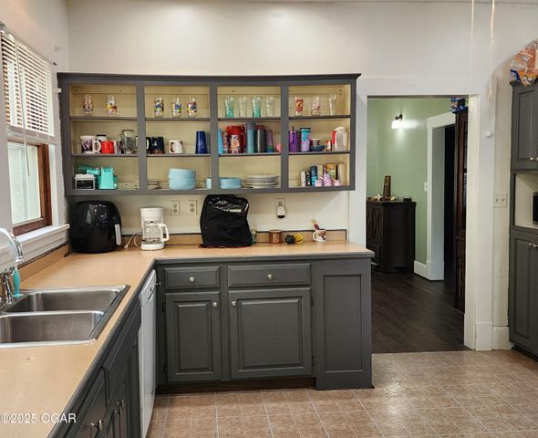 514 College Street, Greenfield, MO 65661