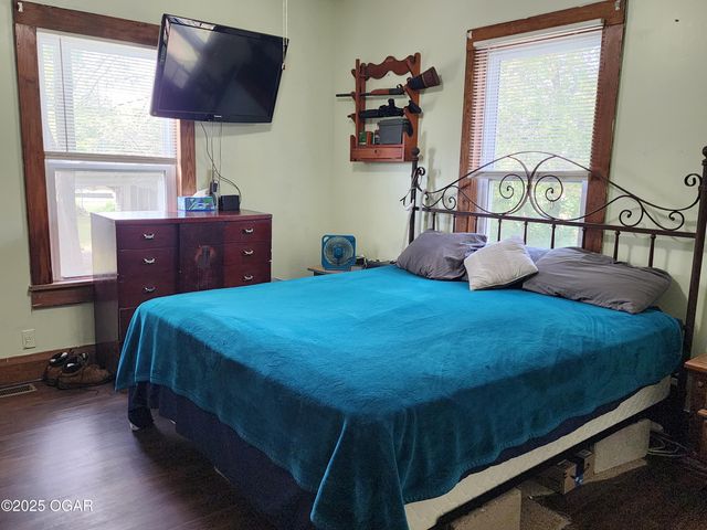 514 College Street, Greenfield, MO 65661