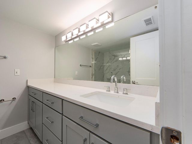 121 ISLAND WAY 334, Clearwater Beach, FL 33767