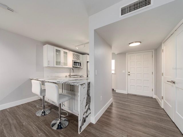 121 ISLAND WAY 334, Clearwater Beach, FL 33767