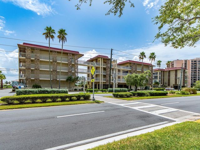 121 ISLAND WAY 334, Clearwater Beach, FL 33767