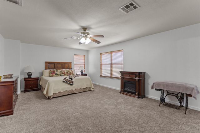4010 Kings Canyon DR, Taylor, TX 76574