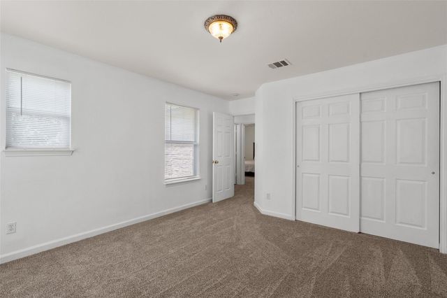 4010 Kings Canyon DR, Taylor, TX 76574